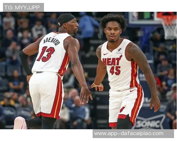 戴维恩米切尔称赞维金斯攻防兼备展现出色领导力与统治力